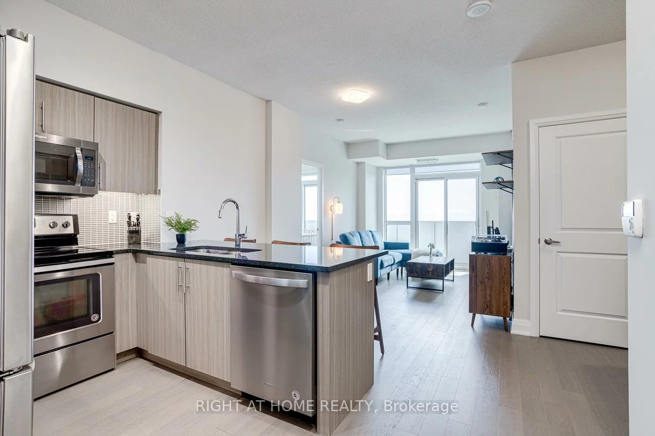 55, Speers, 1002 - CO Central, Oakville