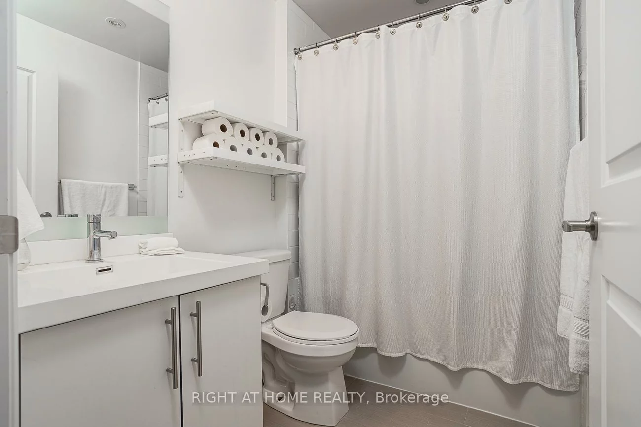 55, Speers, 1002 - CO Central, Oakville