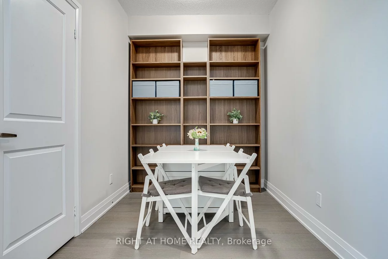 55, Speers, 1002 - CO Central, Oakville