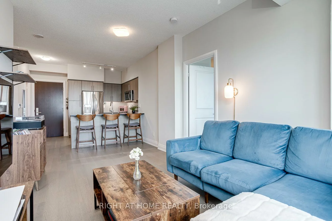 55, Speers, 1002 - CO Central, Oakville