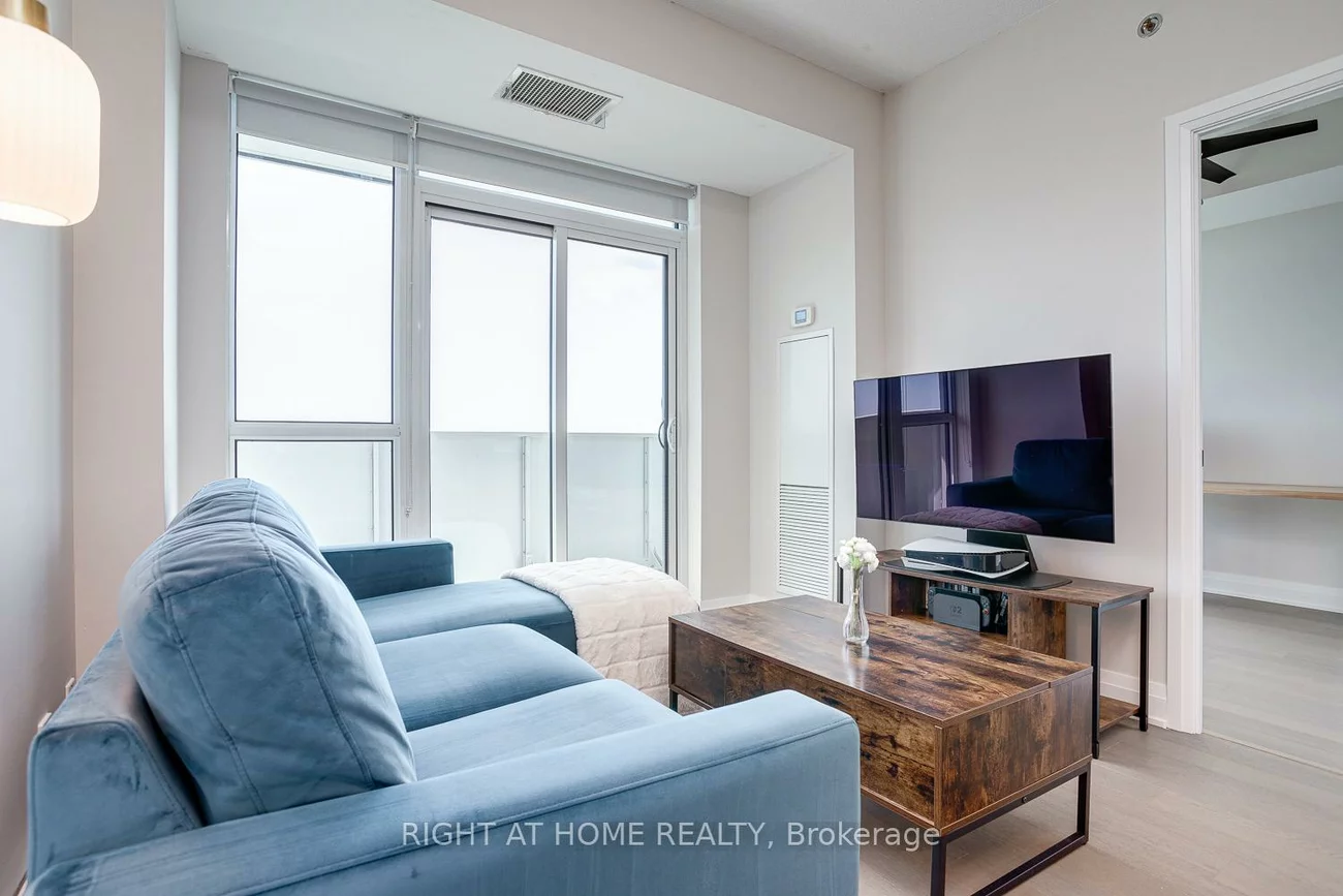 55, Speers, 1002 - CO Central, Oakville