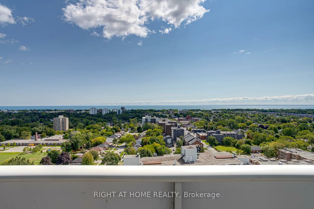 55, Speers, 1002 - CO Central, Oakville