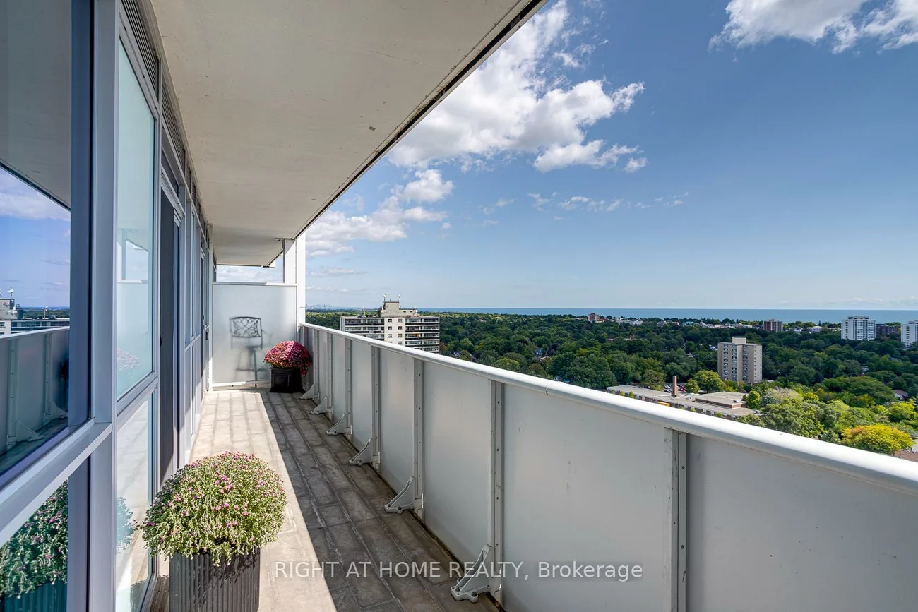 55, Speers, 1002 - CO Central, Oakville