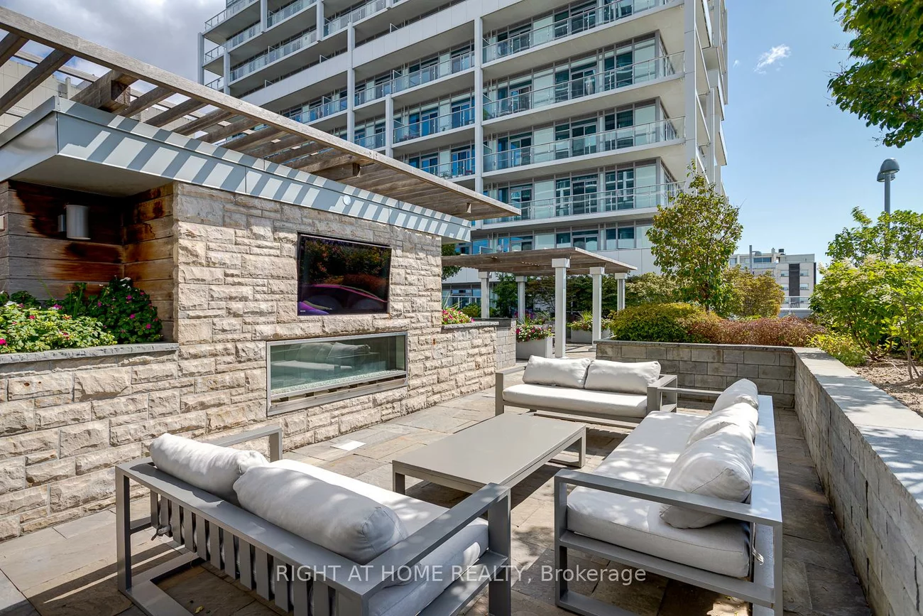 55, Speers, 1002 - CO Central, Oakville