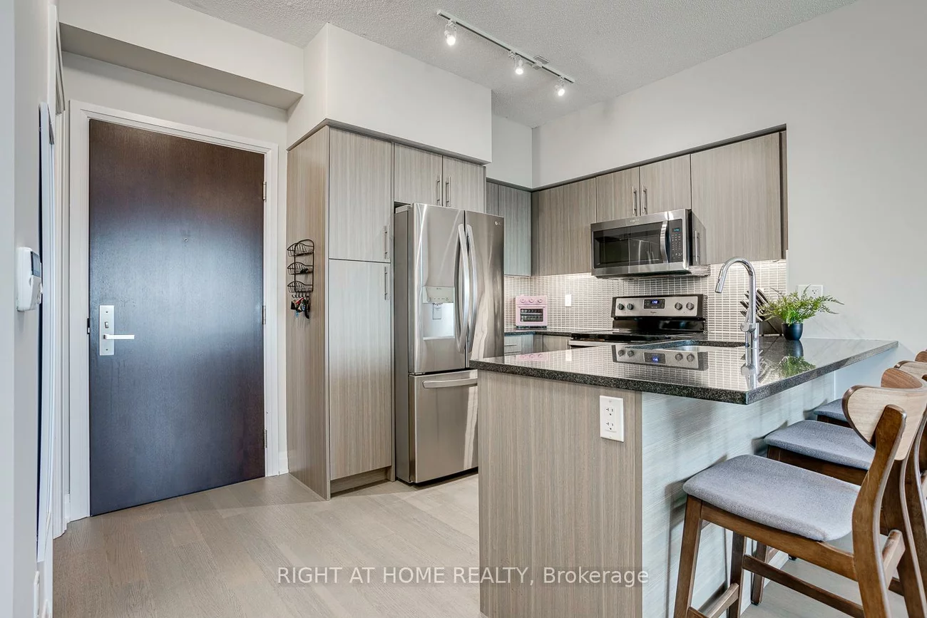 55, Speers, 1002 - CO Central, Oakville