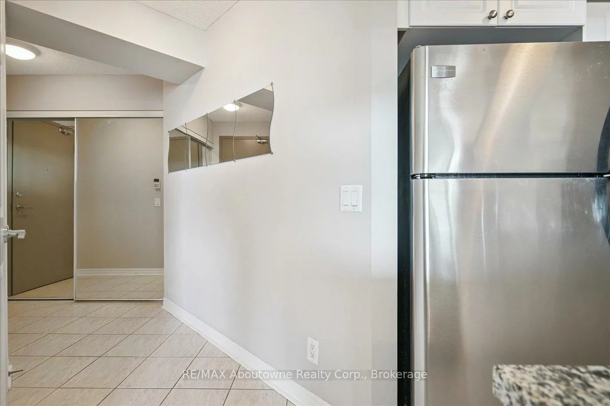 2325, Central Park, 1015 - RO River Oaks, Oakville