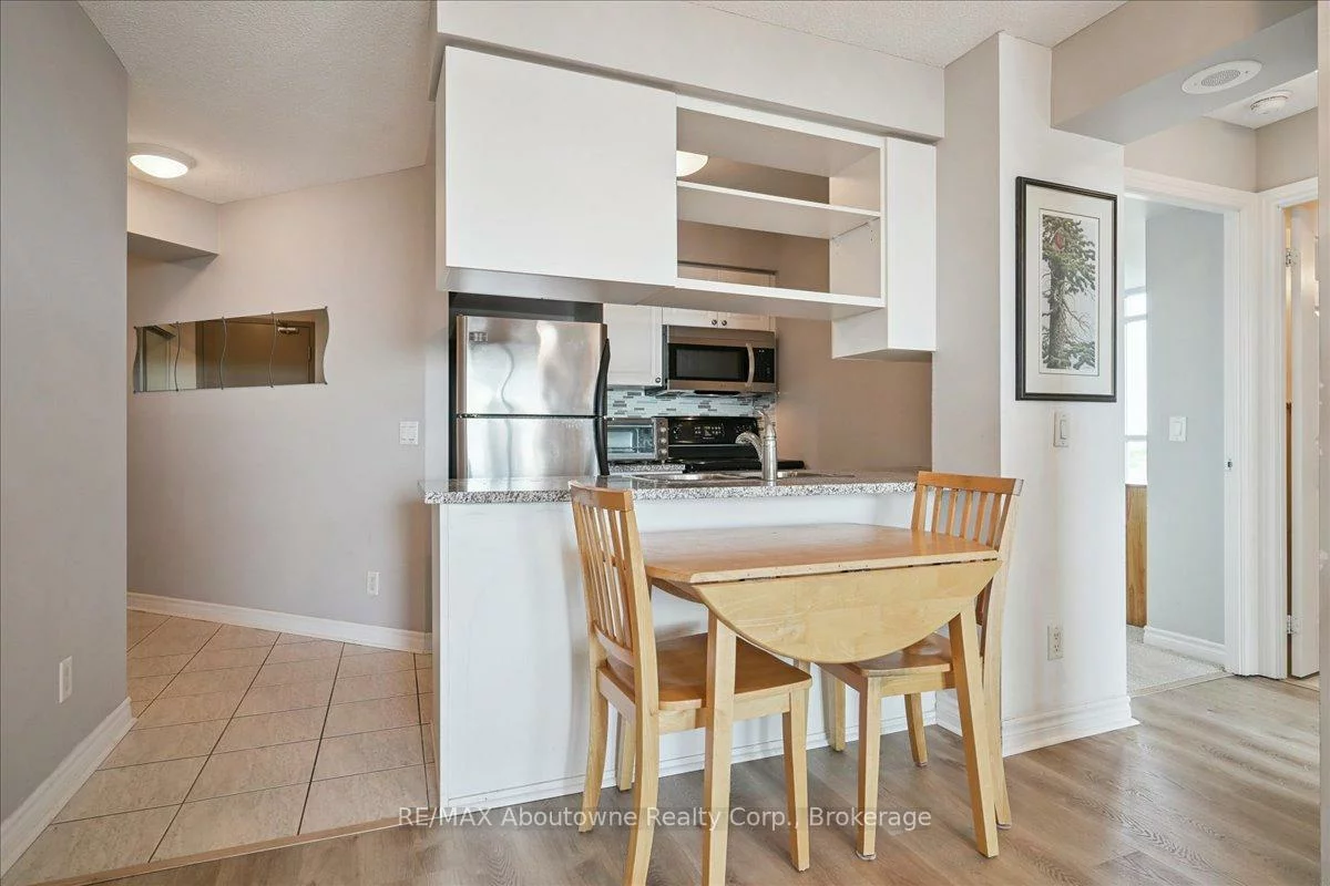 2325, Central Park, 1015 - RO River Oaks, Oakville
