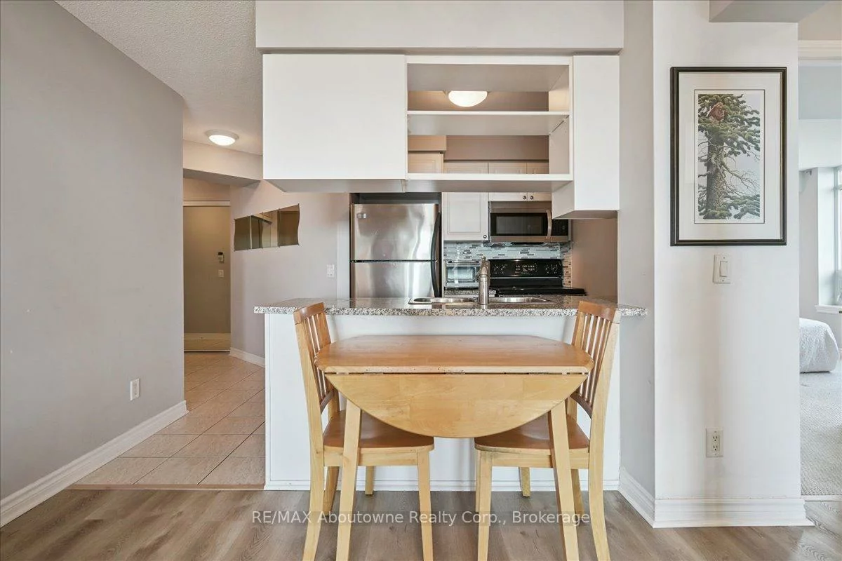 2325, Central Park, 1015 - RO River Oaks, Oakville