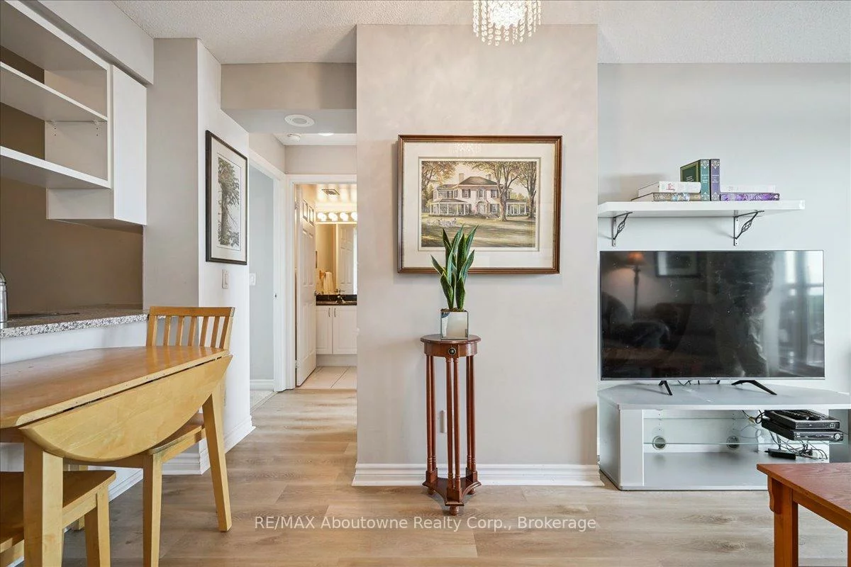 2325, Central Park, 1015 - RO River Oaks, Oakville
