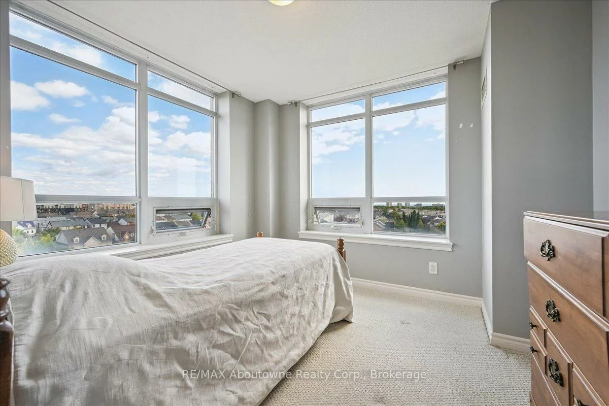 2325, Central Park, 1015 - RO River Oaks, Oakville