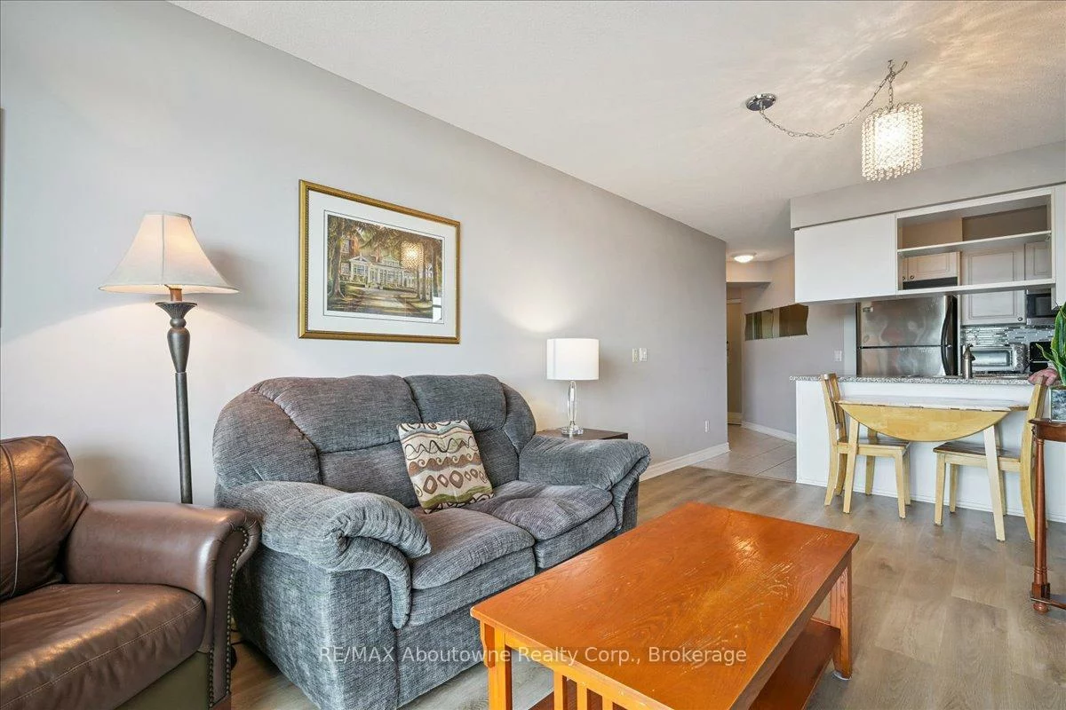 2325, Central Park, 1015 - RO River Oaks, Oakville