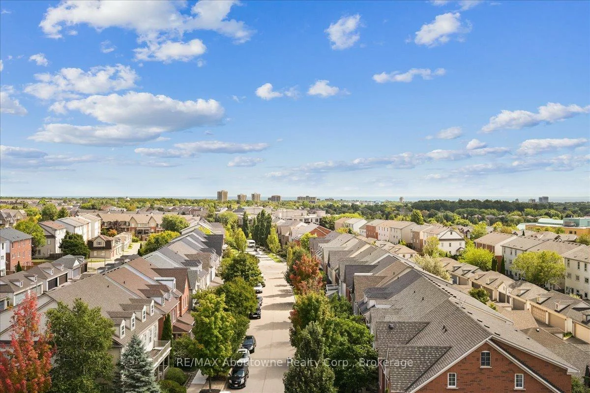 2325, Central Park, 1015 - RO River Oaks, Oakville