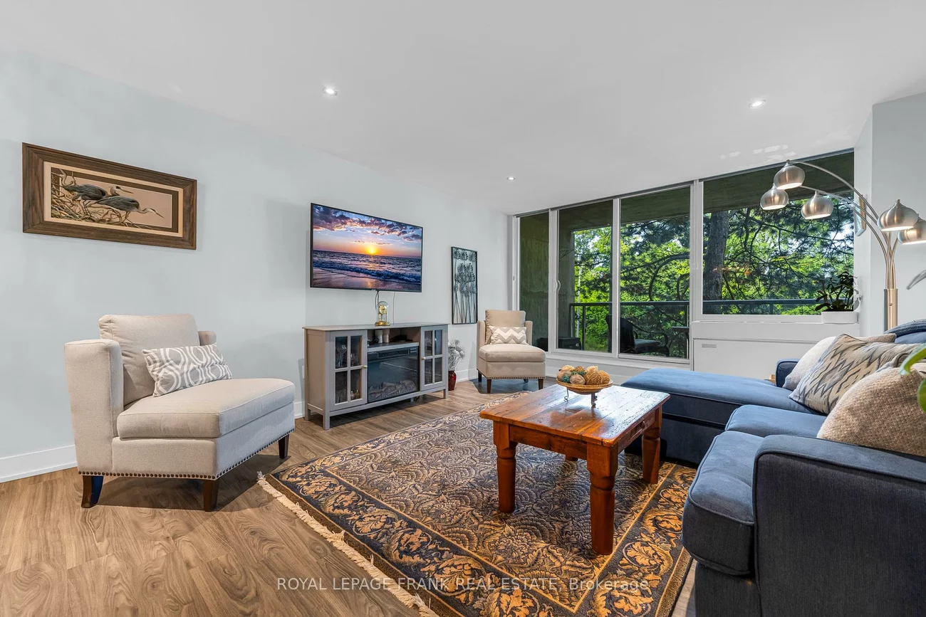 20, SPEERS, 1002 - CO Central, Oakville