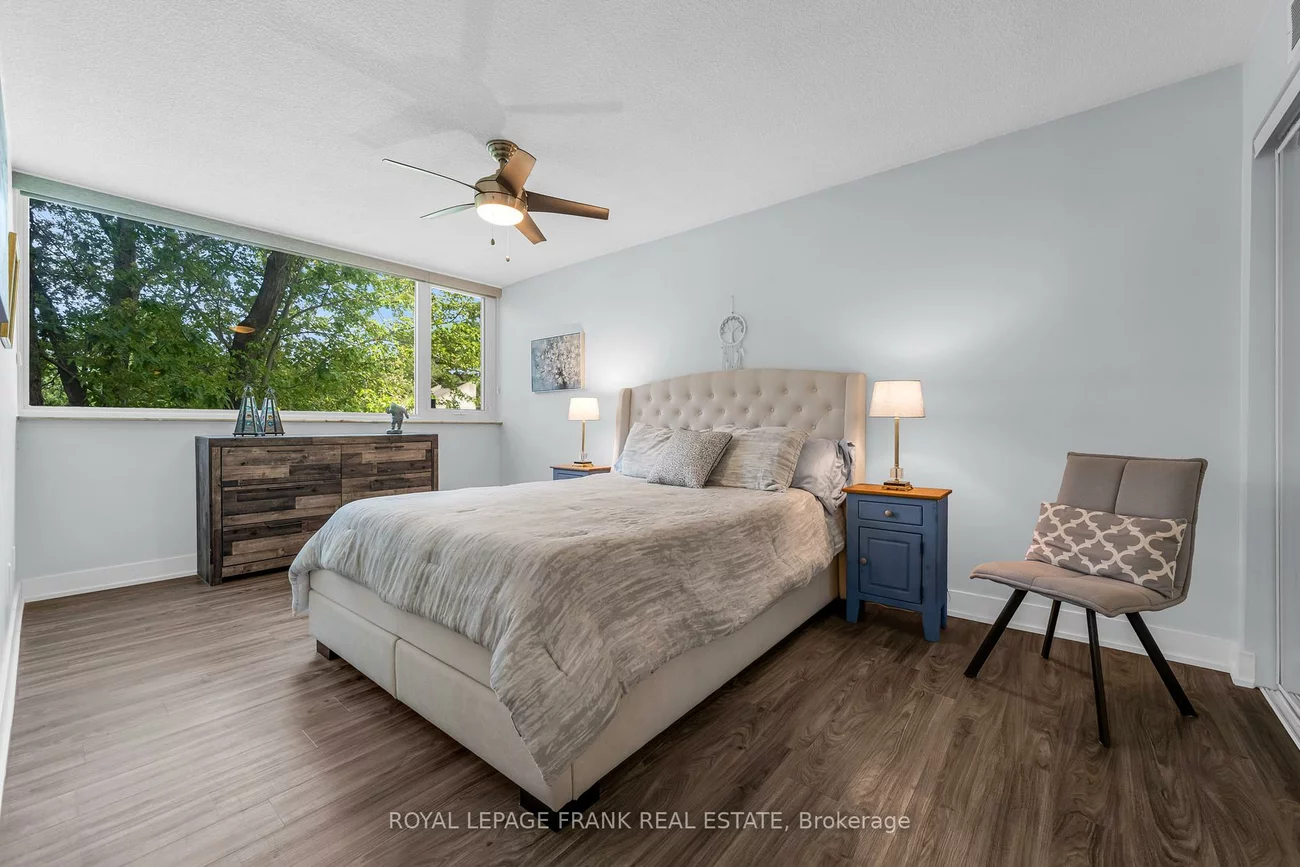 20, SPEERS, 1002 - CO Central, Oakville