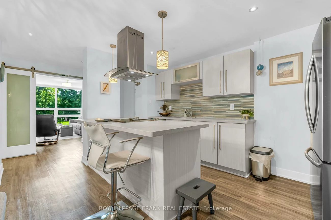 20, SPEERS, 1002 - CO Central, Oakville