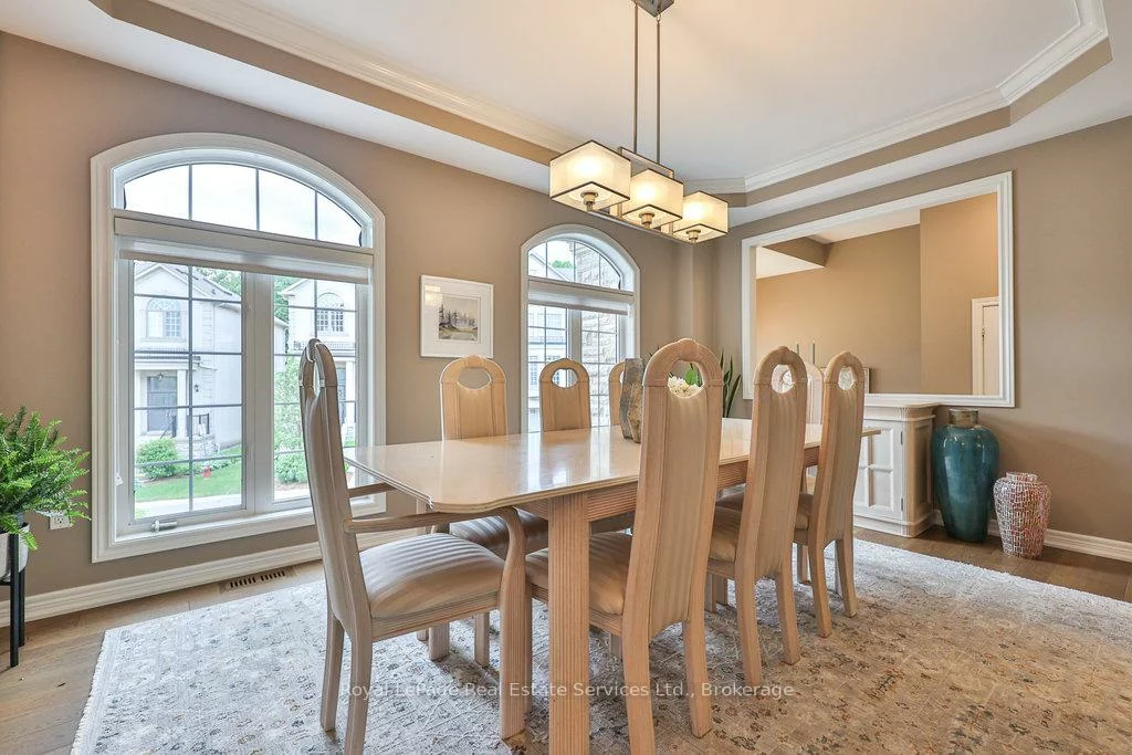 2400, Neyagawa, 1015 - RO River Oaks, Oakville