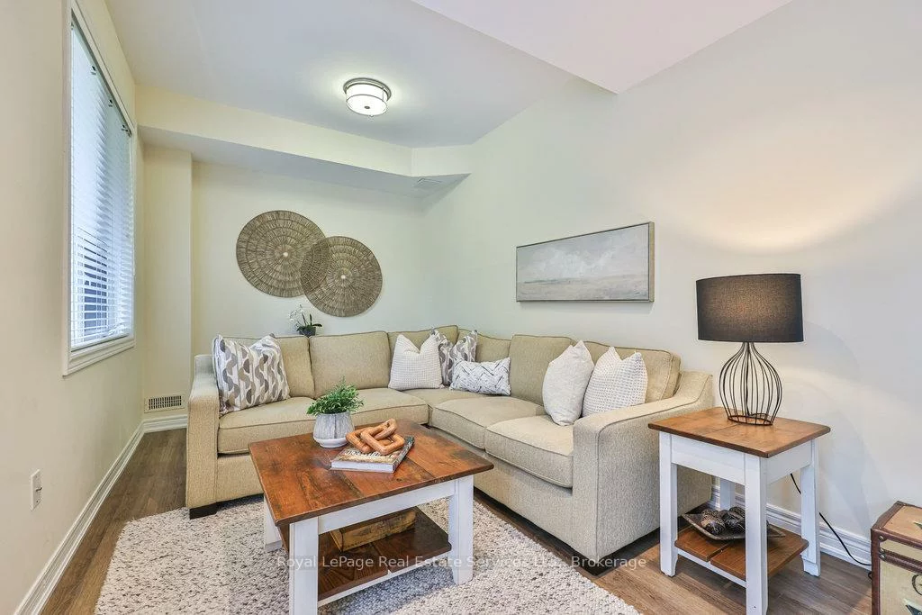 2400, Neyagawa, 1015 - RO River Oaks, Oakville