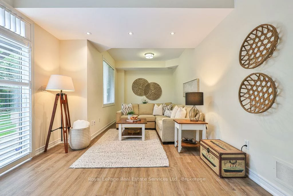 2400, Neyagawa, 1015 - RO River Oaks, Oakville