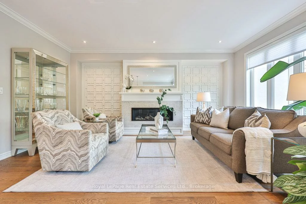 2400, Neyagawa, 1015 - RO River Oaks, Oakville