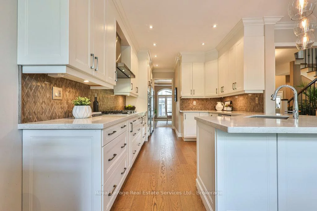 2400, Neyagawa, 1015 - RO River Oaks, Oakville