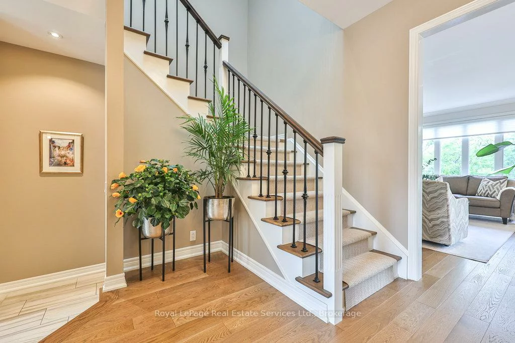 2400, Neyagawa, 1015 - RO River Oaks, Oakville