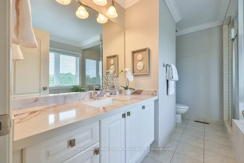 2400, Neyagawa, 1015 - RO River Oaks, Oakville