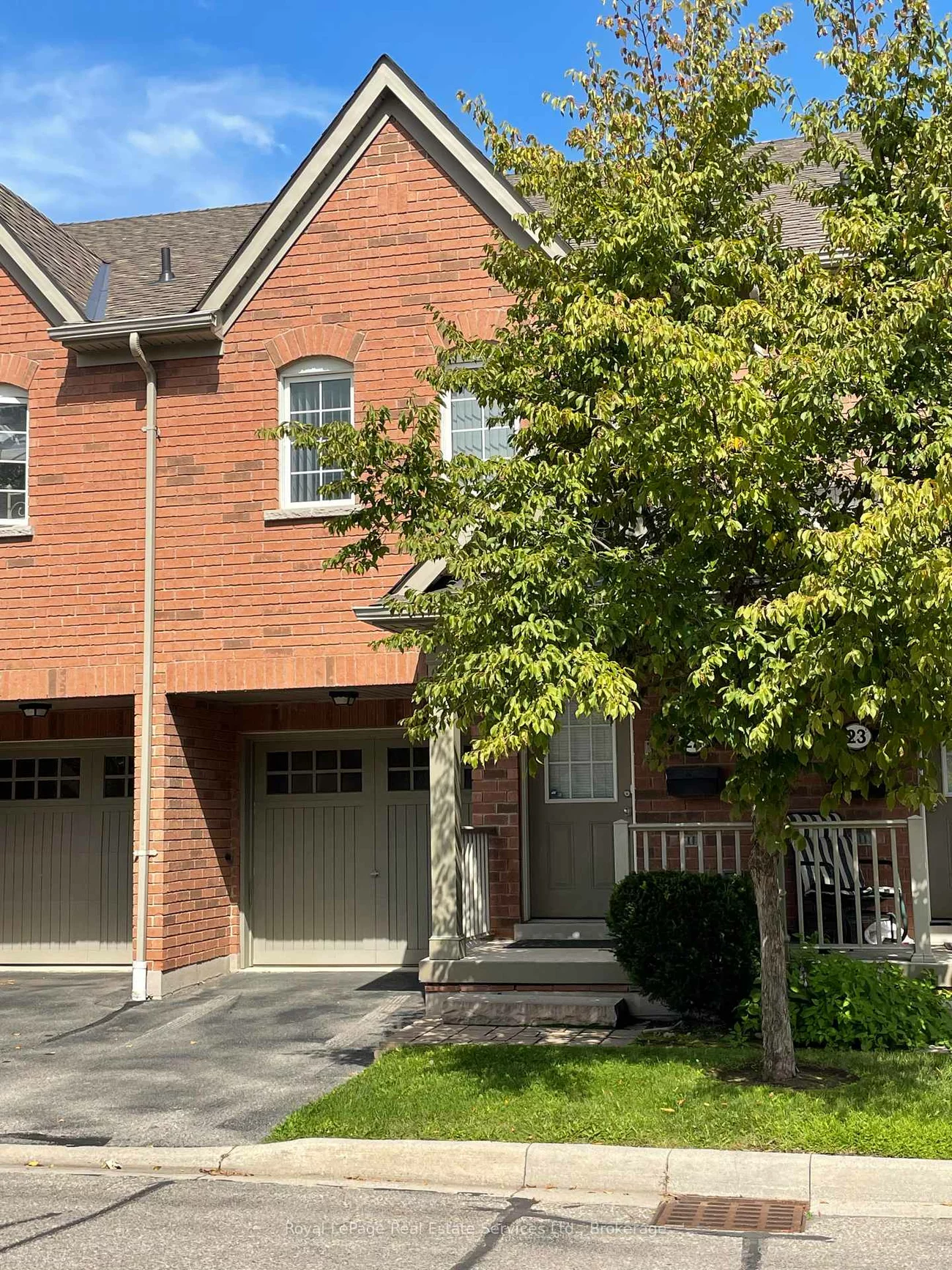 233, Duskywing, 1001 - BR Bronte, Oakville