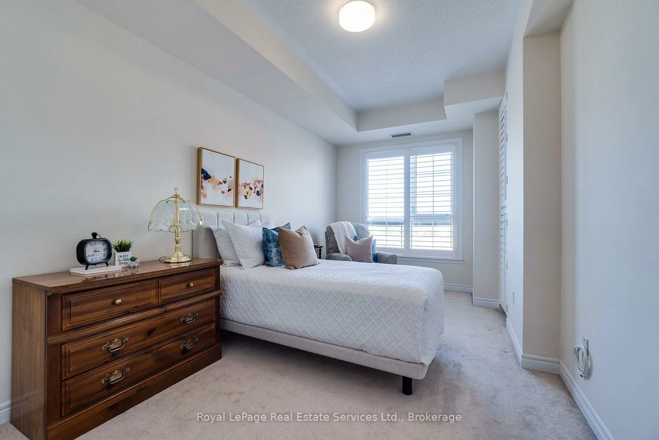 216, Oak Park, 1015 - RO River Oaks, Oakville