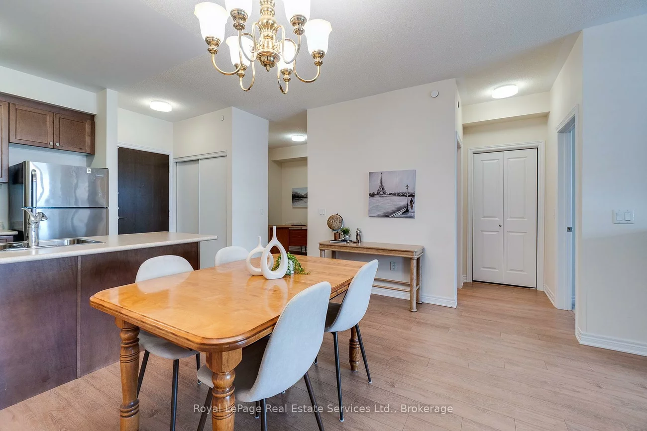 216, Oak Park, 1015 - RO River Oaks, Oakville