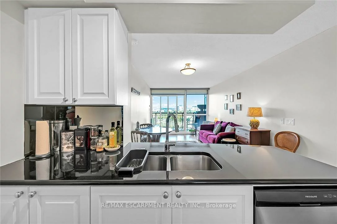 2365, Central Park, 1015 - RO River Oaks, Oakville