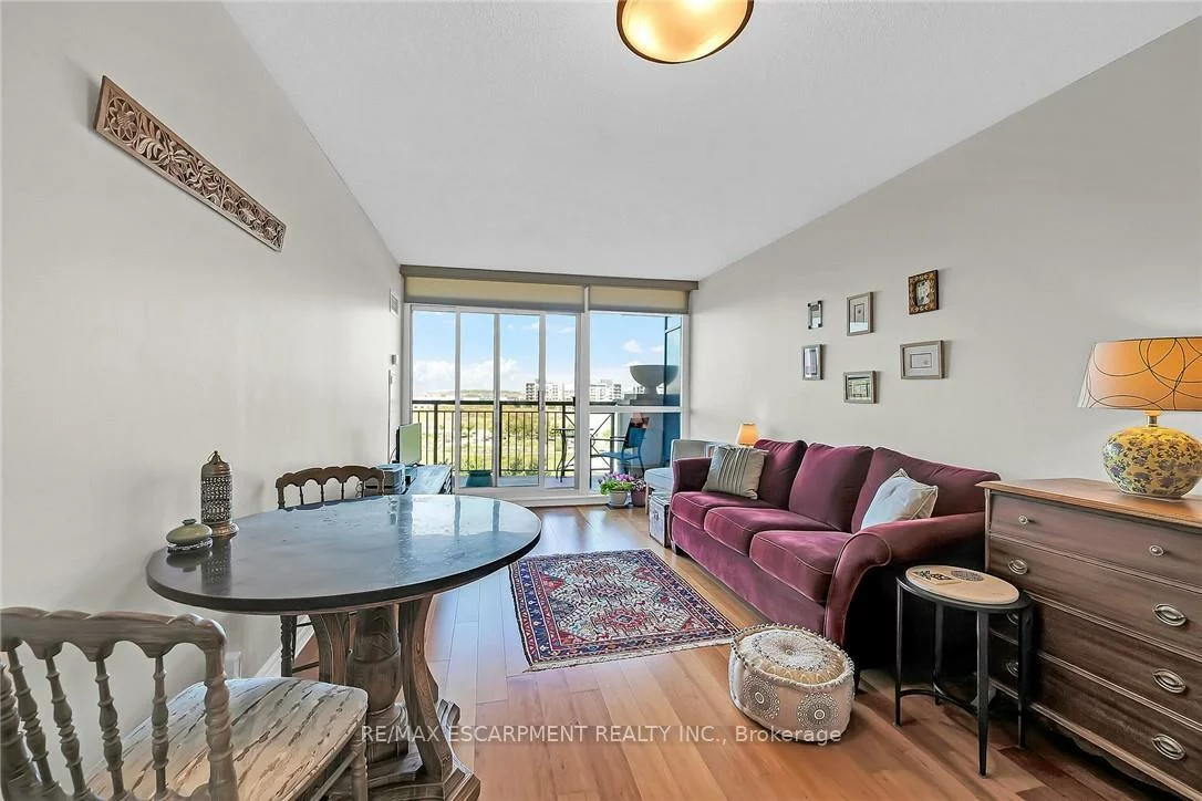 2365, Central Park, 1015 - RO River Oaks, Oakville