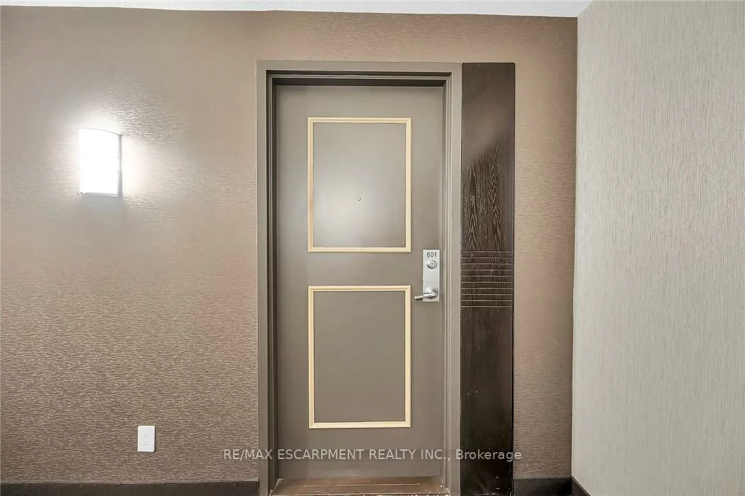 2365, Central Park, 1015 - RO River Oaks, Oakville