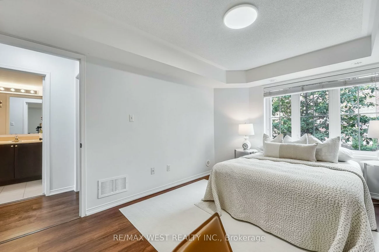 15, Hays, 1015 - RO River Oaks, Oakville