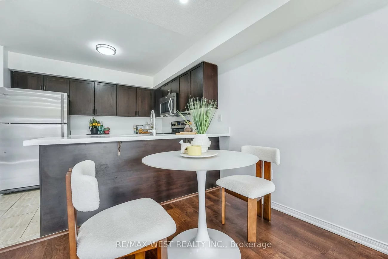 15, Hays, 1015 - RO River Oaks, Oakville