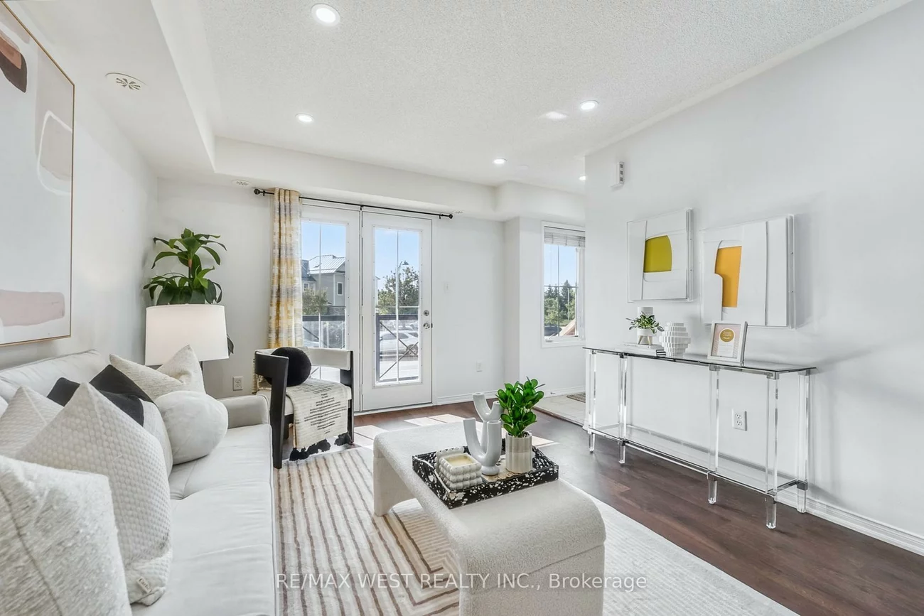 15, Hays, 1015 - RO River Oaks, Oakville