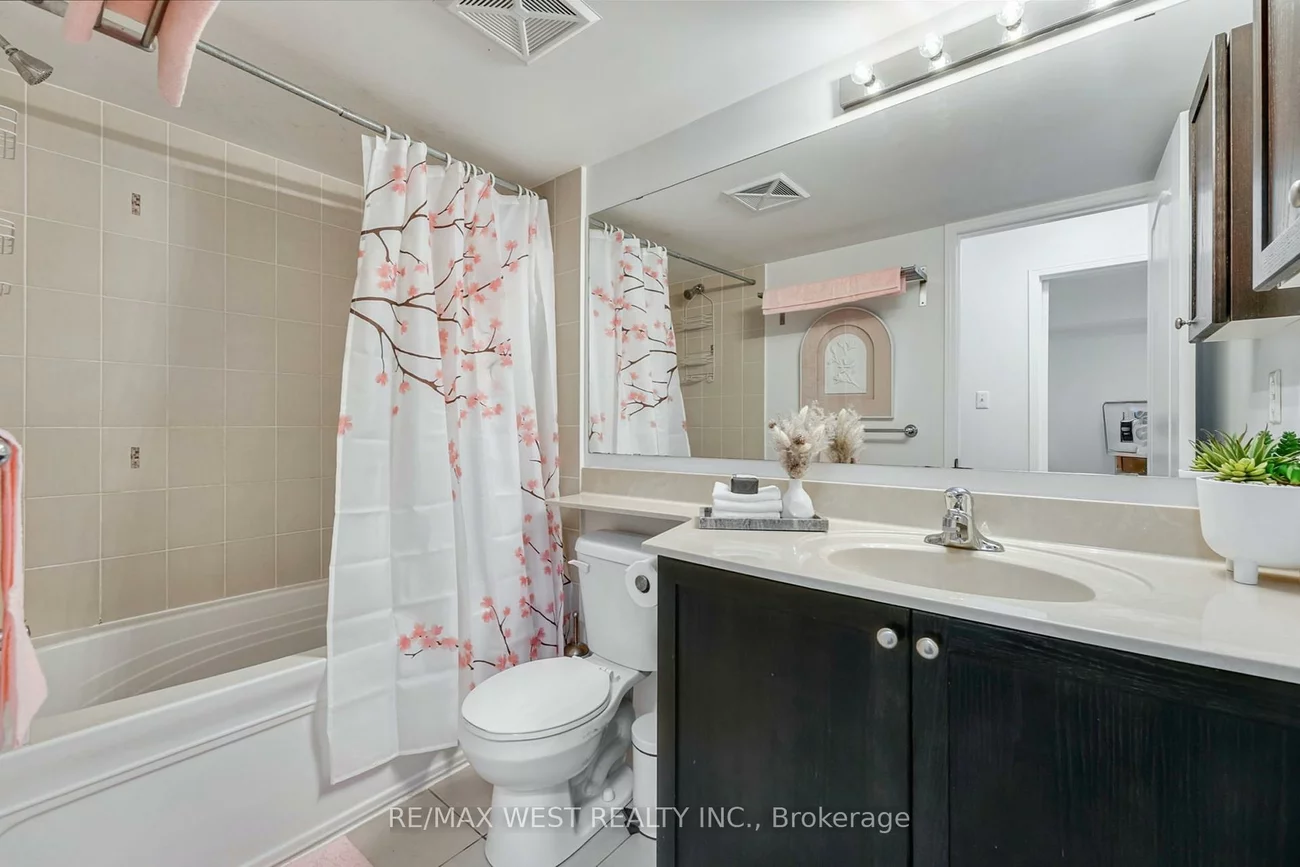 15, Hays, 1015 - RO River Oaks, Oakville