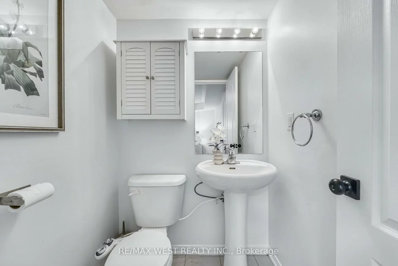 15, Hays, 1015 - RO River Oaks, Oakville
