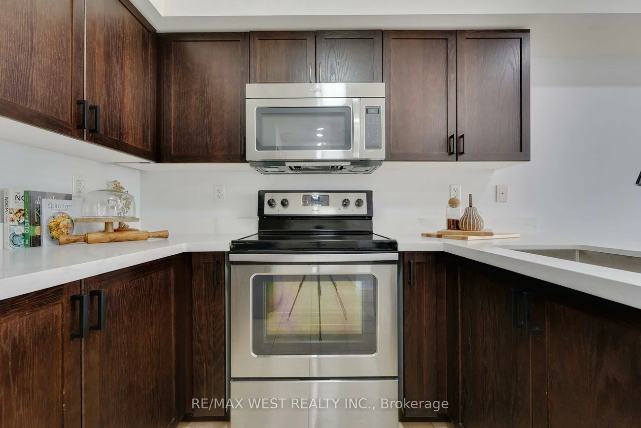 15, Hays, 1015 - RO River Oaks, Oakville