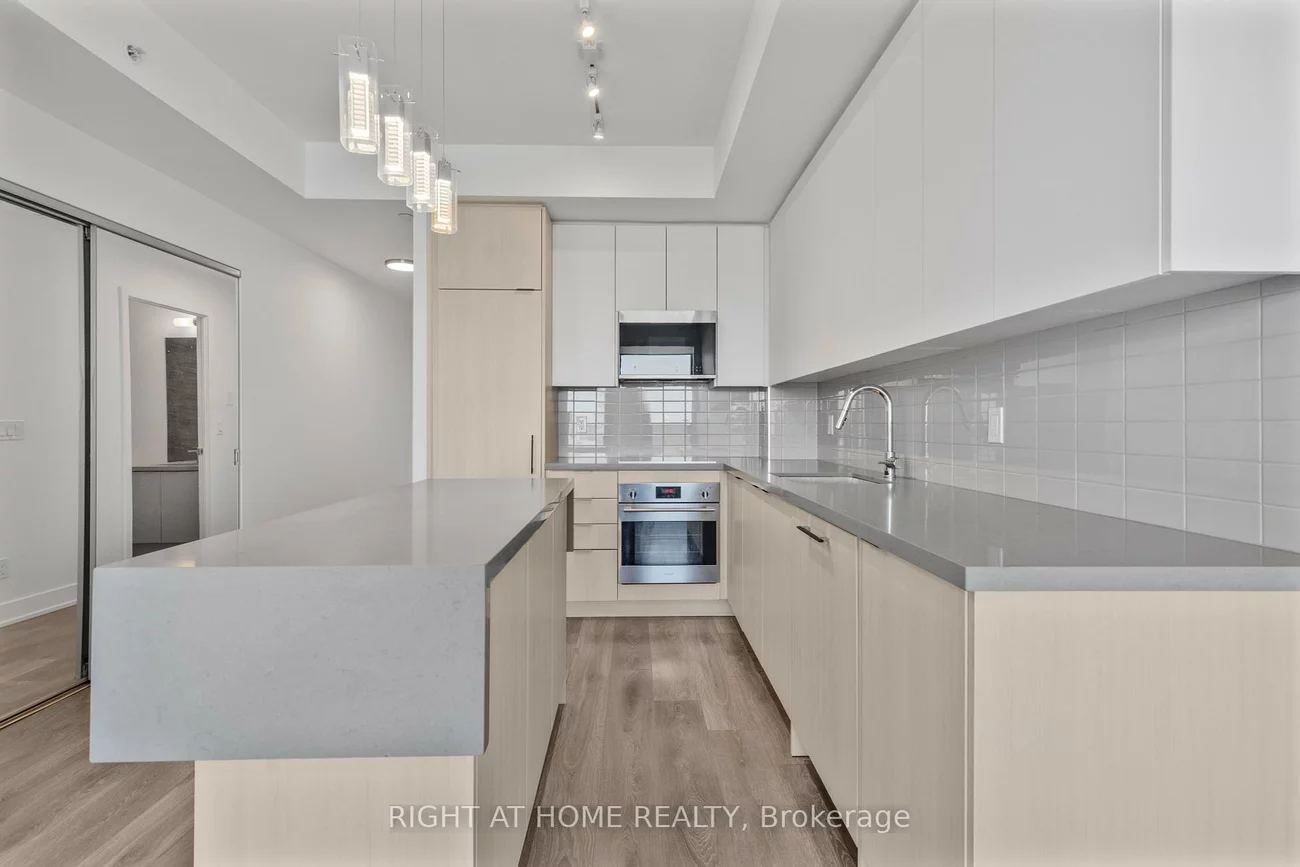 297, Oak Walk, 1015 - RO River Oaks, Oakville