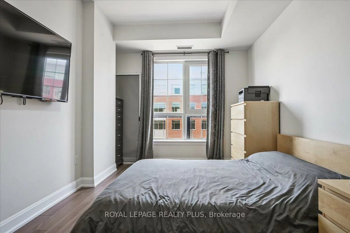 216, Oak Park, 1015 - RO River Oaks, Oakville