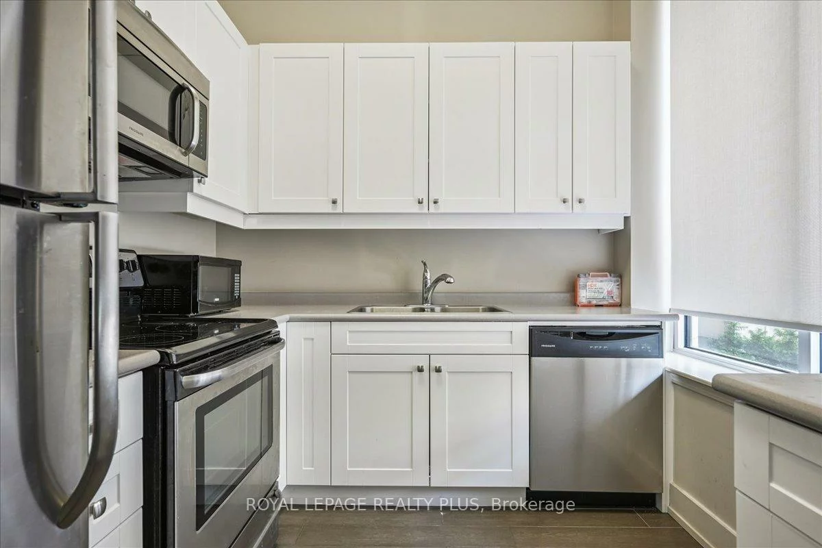 216, Oak Park, 1015 - RO River Oaks, Oakville