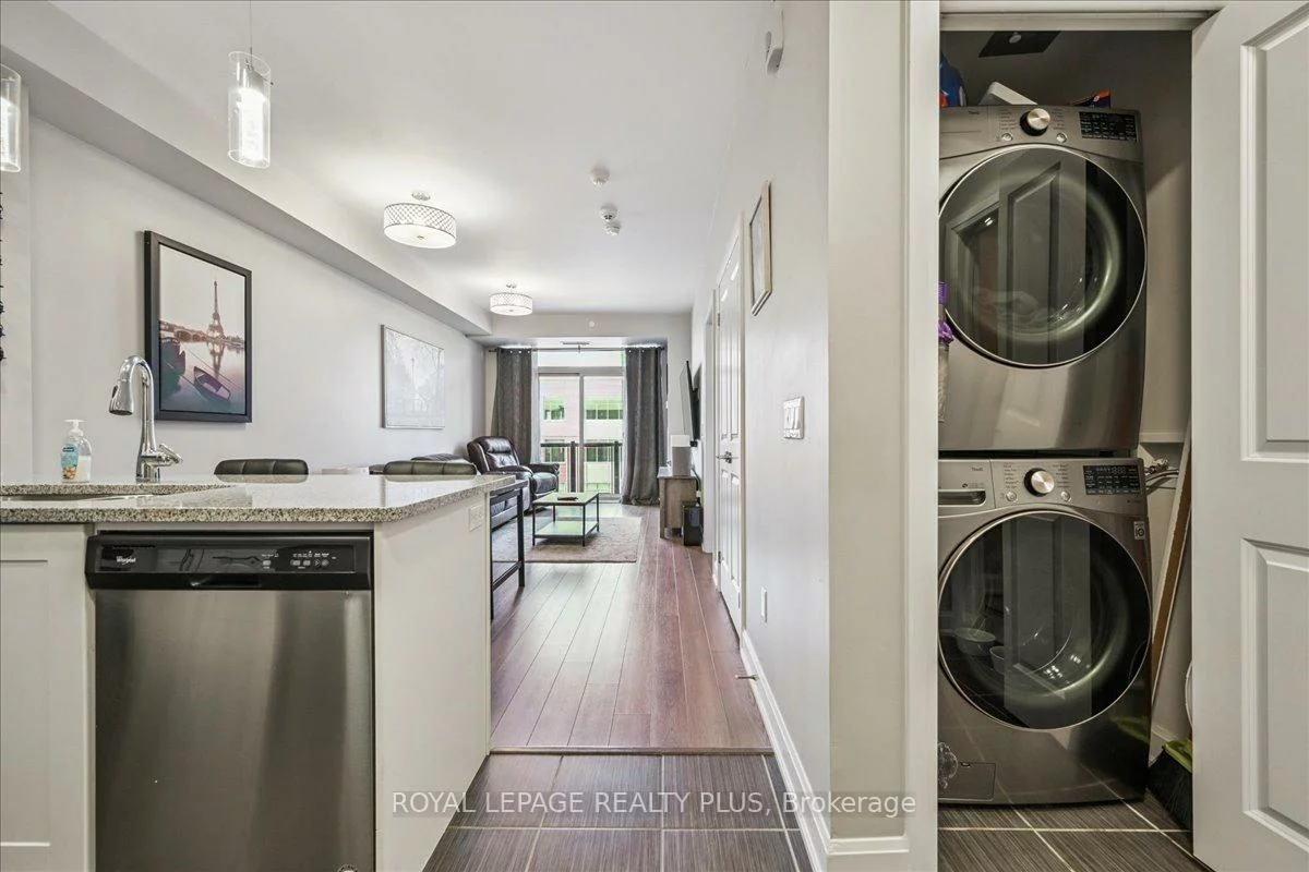 216, Oak Park, 1015 - RO River Oaks, Oakville