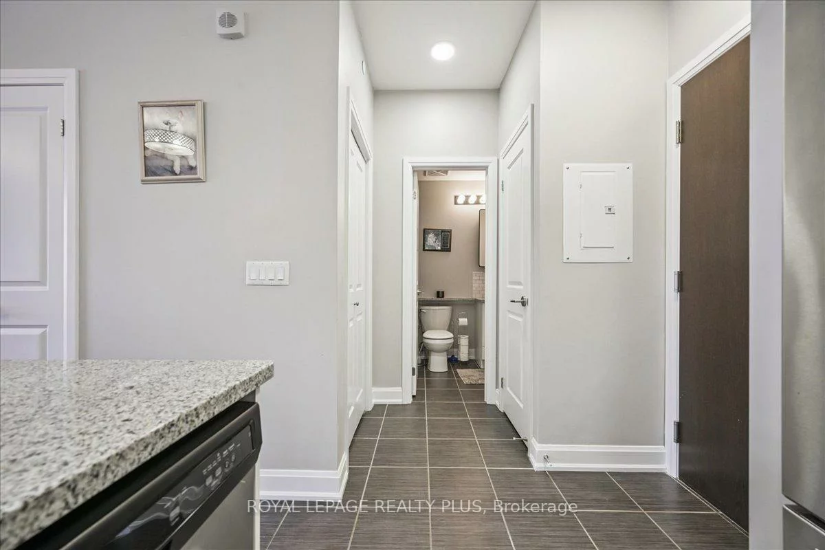 216, Oak Park, 1015 - RO River Oaks, Oakville