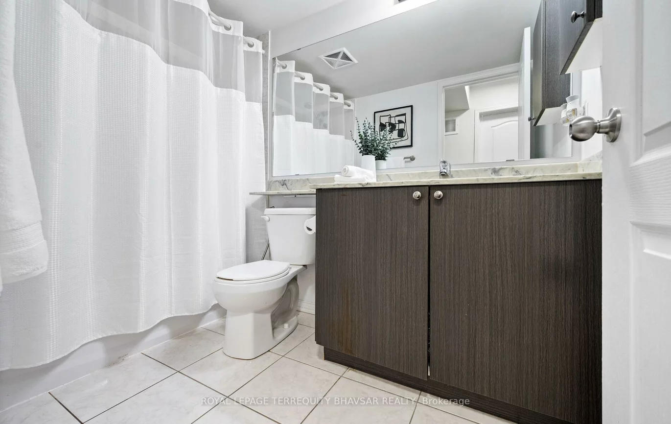 2460, Post, 1015 - RO River Oaks, Oakville