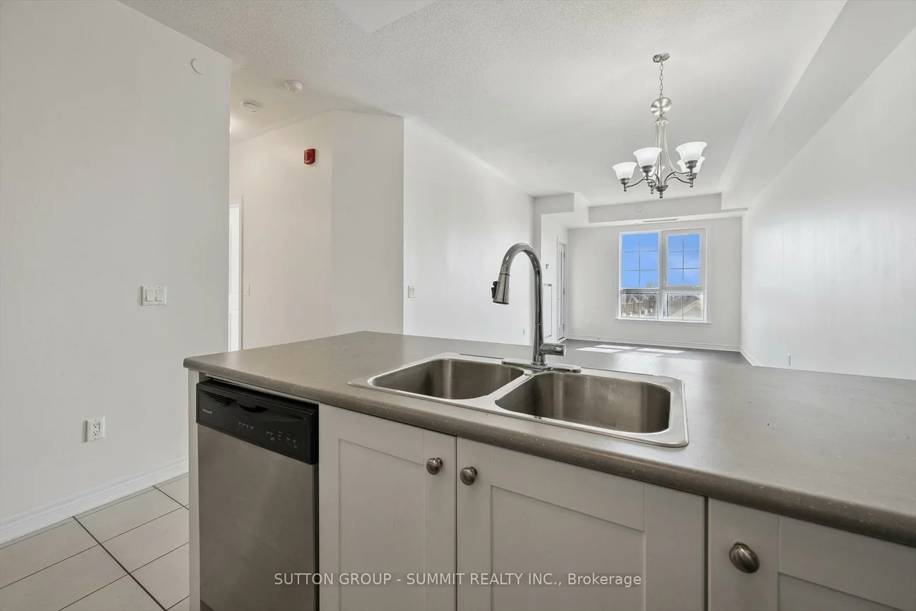 216, Oak Park, 1015 - RO River Oaks, Oakville