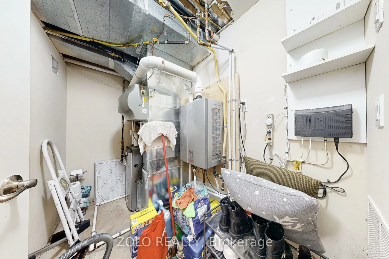 2372, Marine, 1001 - BR Bronte, Oakville