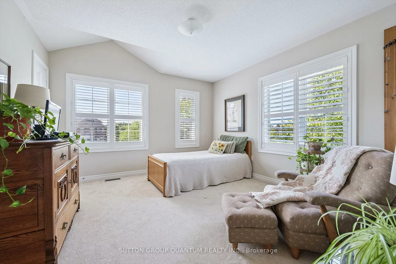 300, Ravineview, 1018 - WC Wedgewood Creek, Oakville