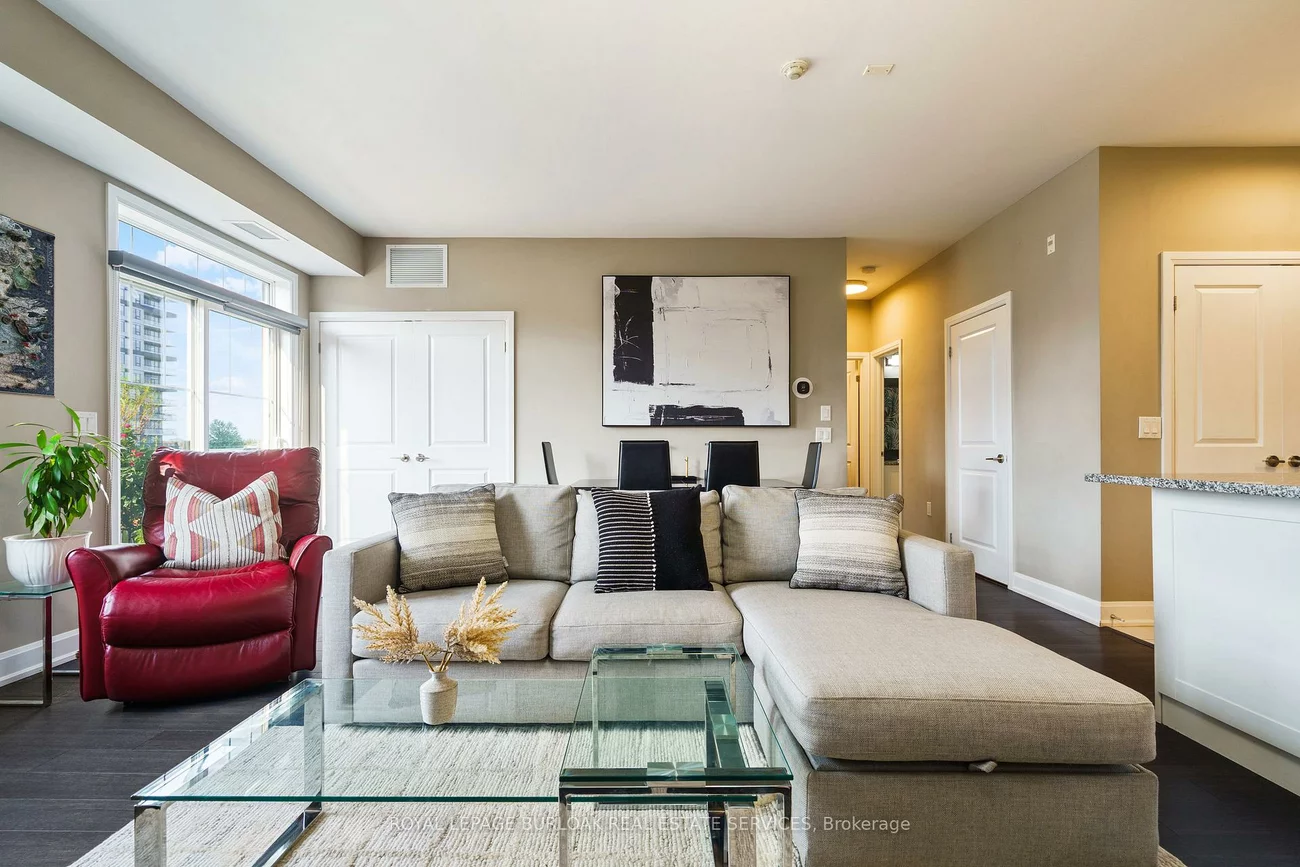 272, Georgian, 1015 - RO River Oaks, Oakville