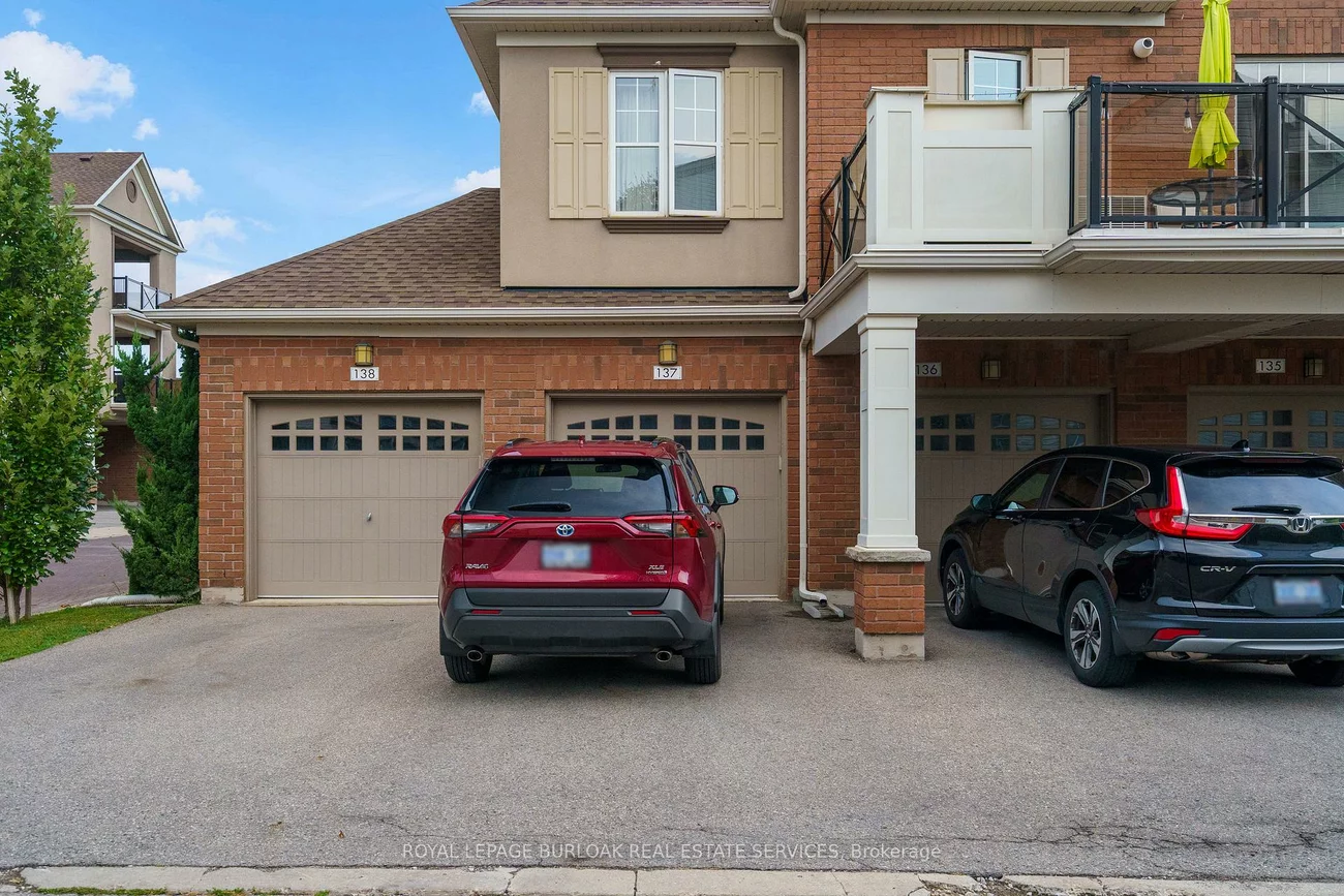 272, Georgian, 1015 - RO River Oaks, Oakville