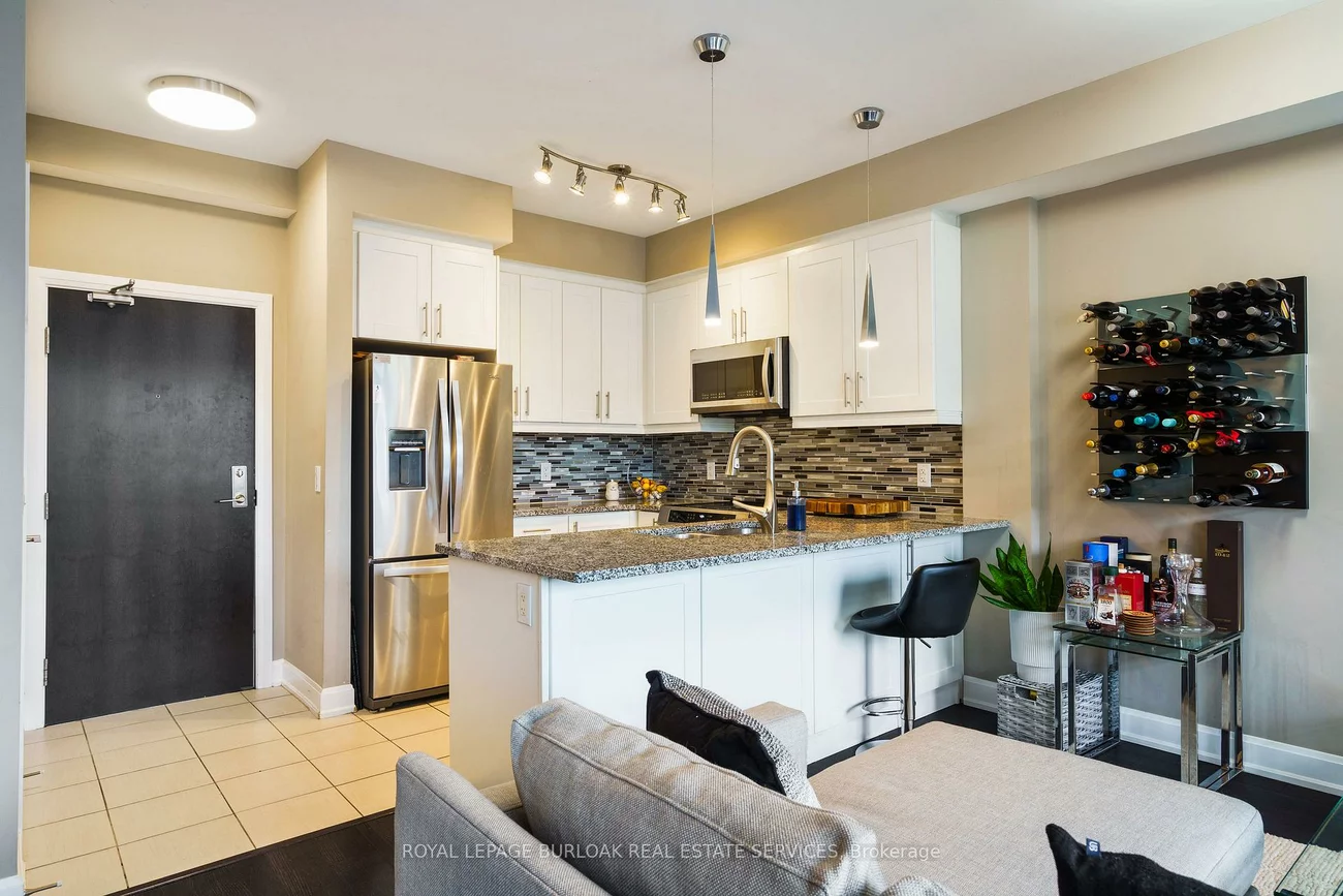 272, Georgian, 1015 - RO River Oaks, Oakville